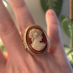 Cameo Ring Avon perfume ring
